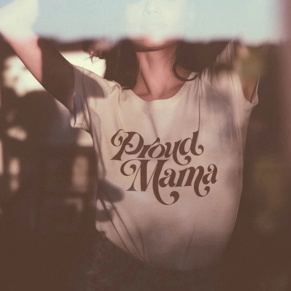 Proud Mama Scoop Neck T-Shirt - Picture 7 of 9